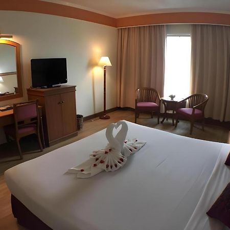 Sakura Hotel Hat Yai Esterno foto